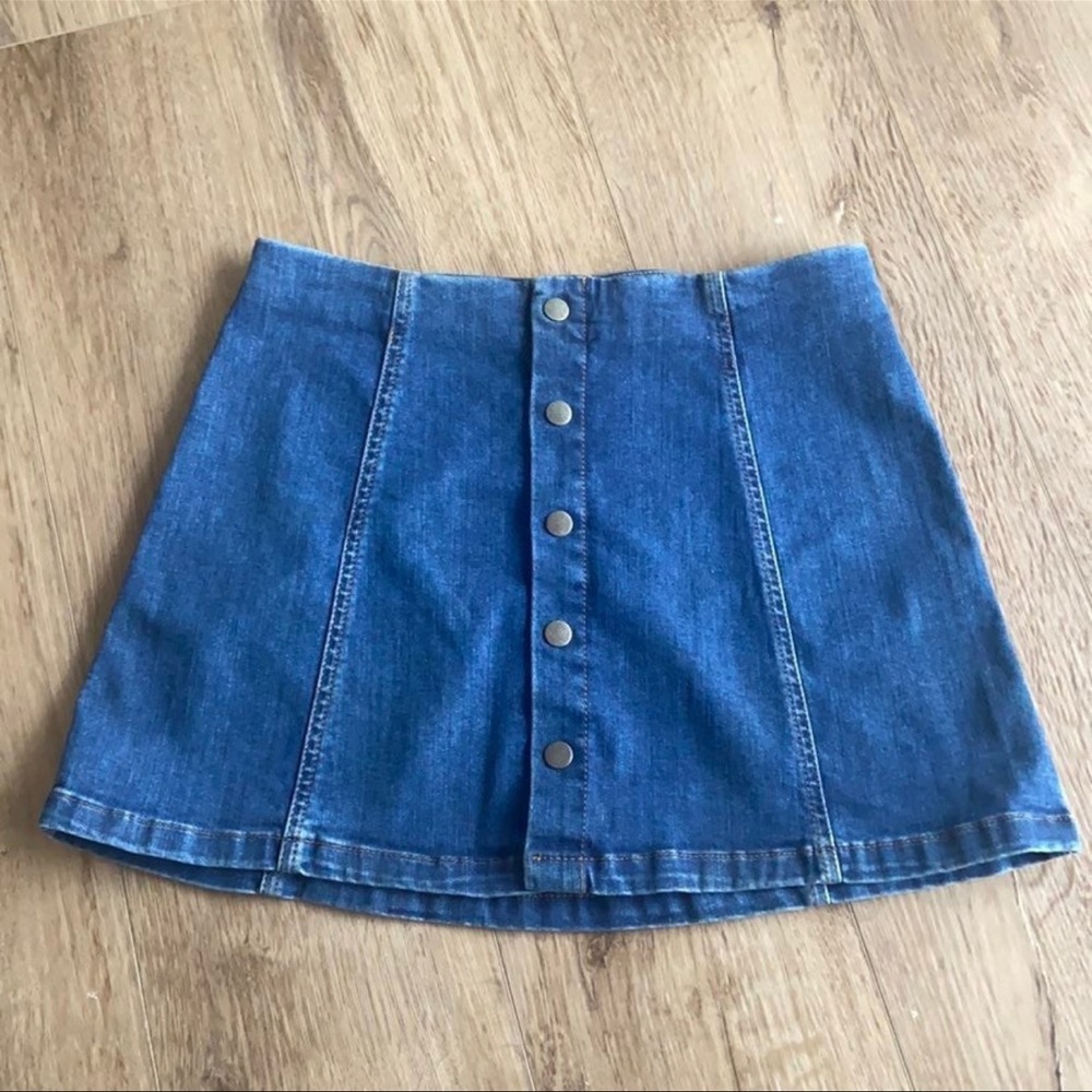 EUC Subdued Mini Denim Snap Closure Skirt, Size S